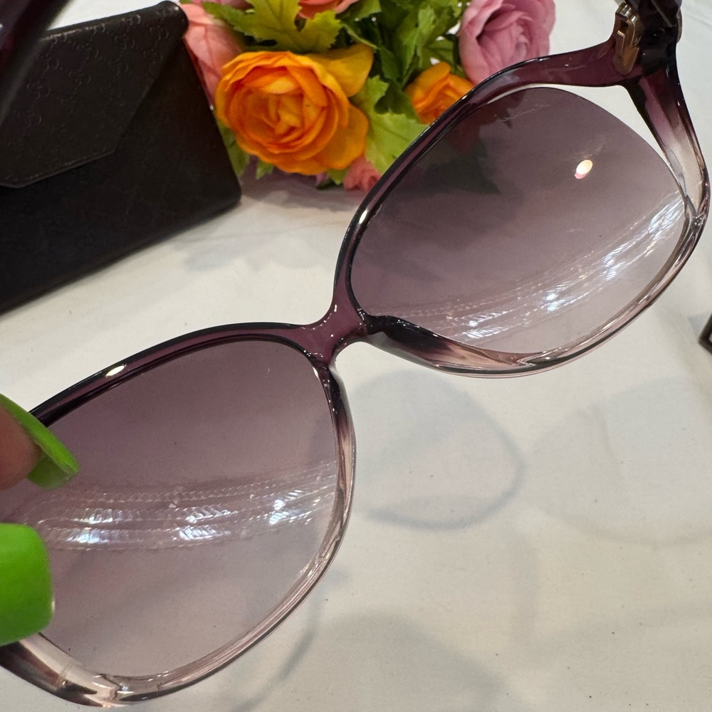 Authentic Gucci Sunglasses with Heart GG logo - Picture 7 of 10